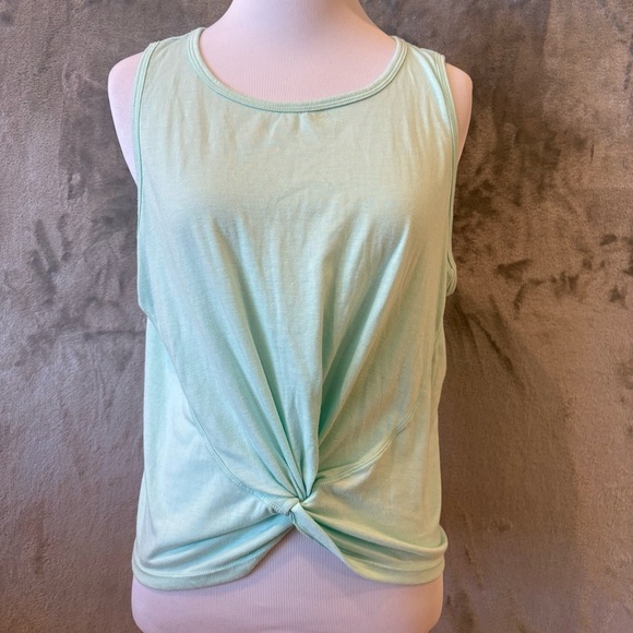 Yogalicious Tops - Yogalicious Sleeveless Tie Front Athletic Workout Tank Top Wmn’s Sz M